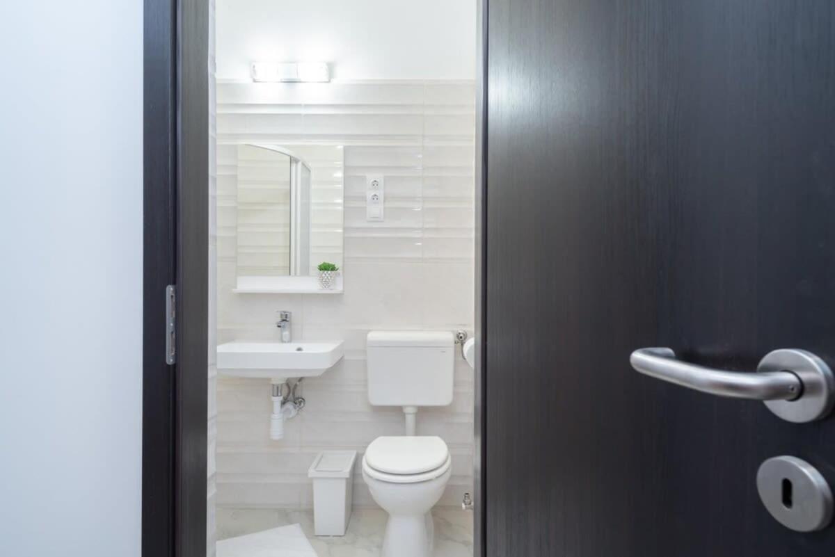 Ultra Central Large Stylish Apartment Budapeste Exterior foto