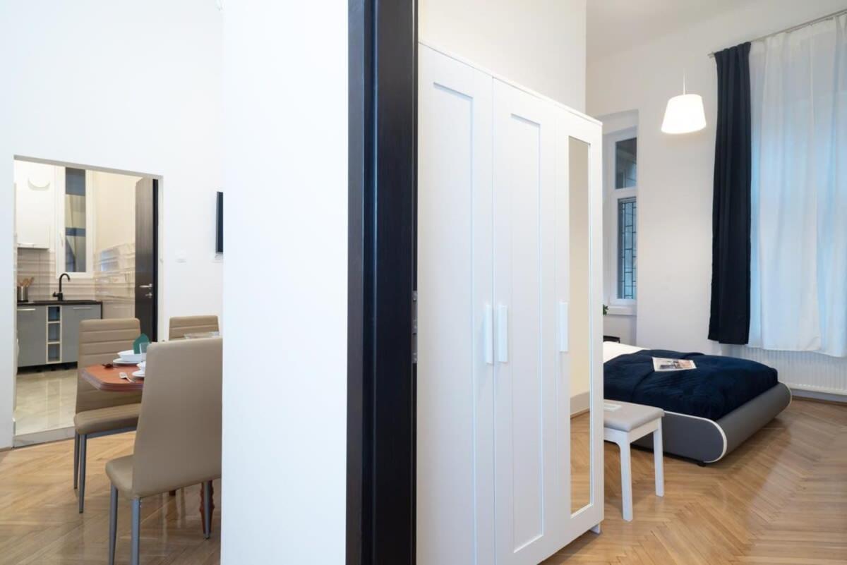 Ultra Central Large Stylish Apartment Budapeste Exterior foto