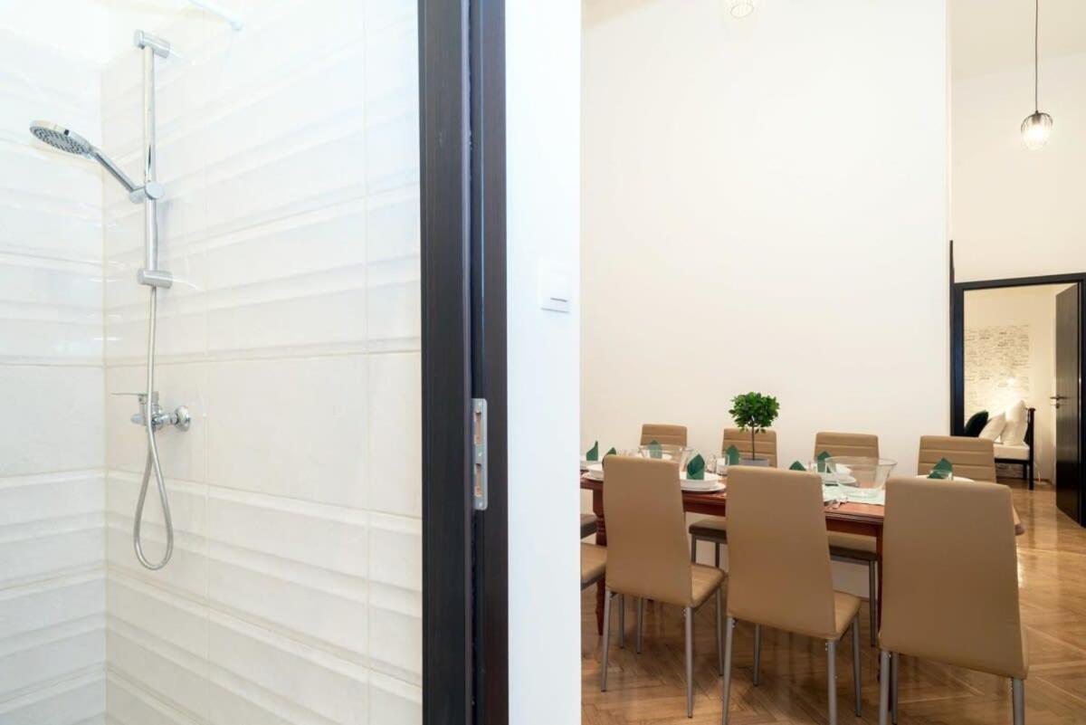 Ultra Central Large Stylish Apartment Budapeste Exterior foto