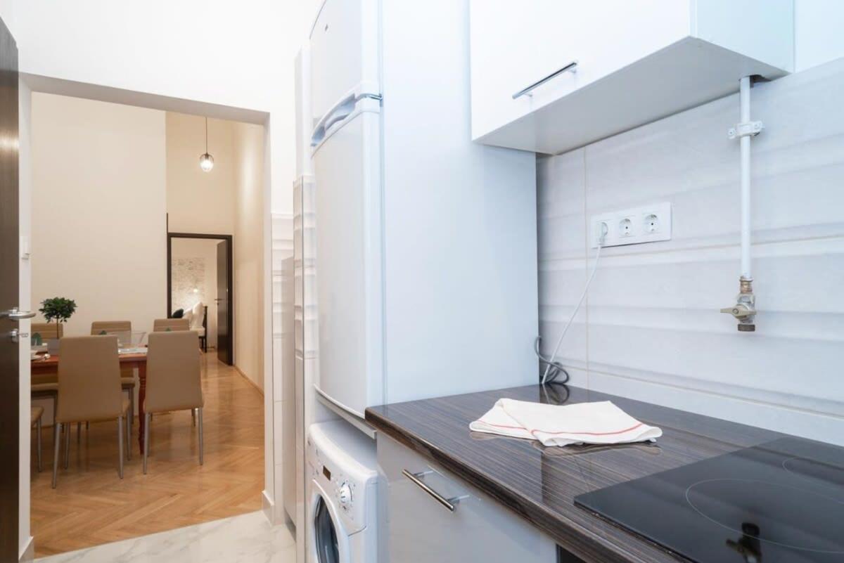 Ultra Central Large Stylish Apartment Budapeste Exterior foto